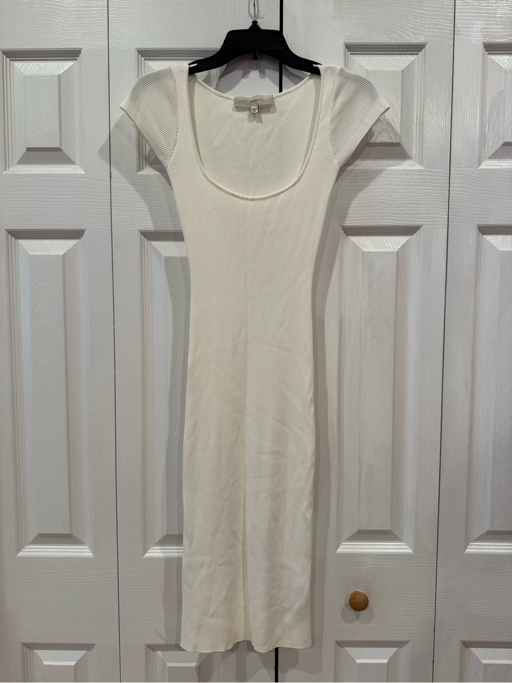 GUESS Cream Short Sleeve Charlotte Bodycon Ribbed Knit Sweater Midi Dress